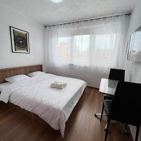 Zogu Apartments - Downtown Πρίστινα Εξωτερικό φωτογραφία