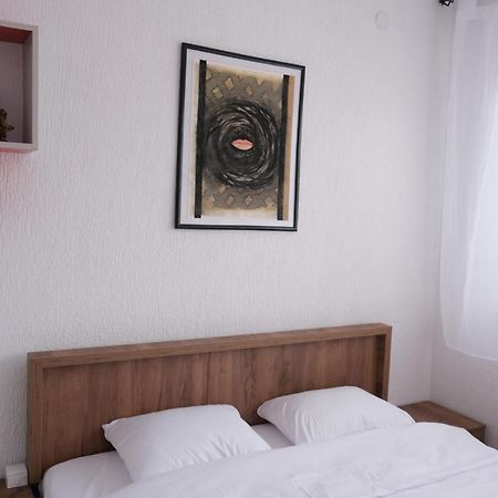 Zogu Apartments - Downtown Πρίστινα Εξωτερικό φωτογραφία